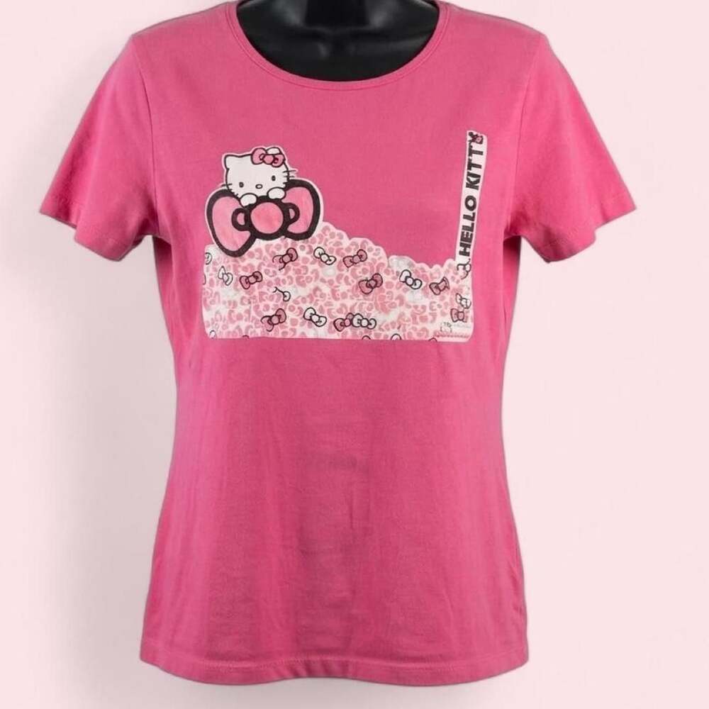 Hello Kitty Sanrio Pink Graphic T-Shirt